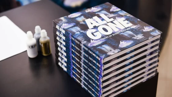 Livre All Gone Bible Street Culture