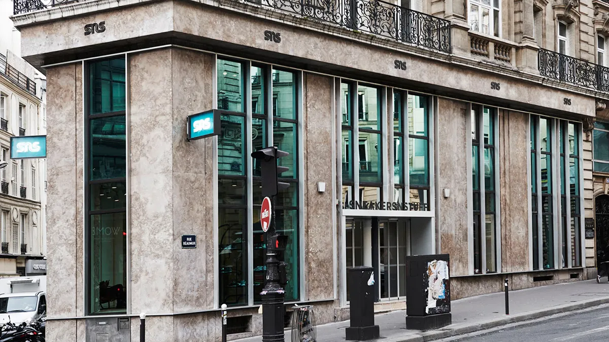 Sneakersnstuff fermeture boutique